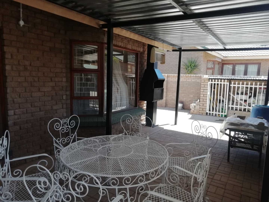 3 Bedroom Property for Sale in Keidebees Northern Cape